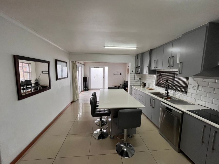 4 Bedroom Property for Sale in Malibu Village Western Cape